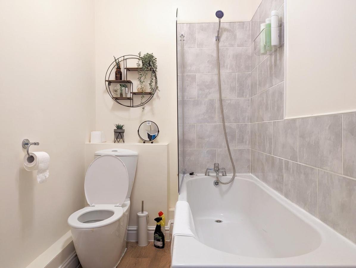 Lovely Studio In Anfield Near Centre Free Parking リヴァプール エクステリア 写真