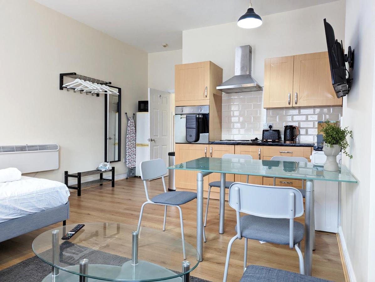 Lovely Studio In Anfield Near Centre Free Parking リヴァプール エクステリア 写真